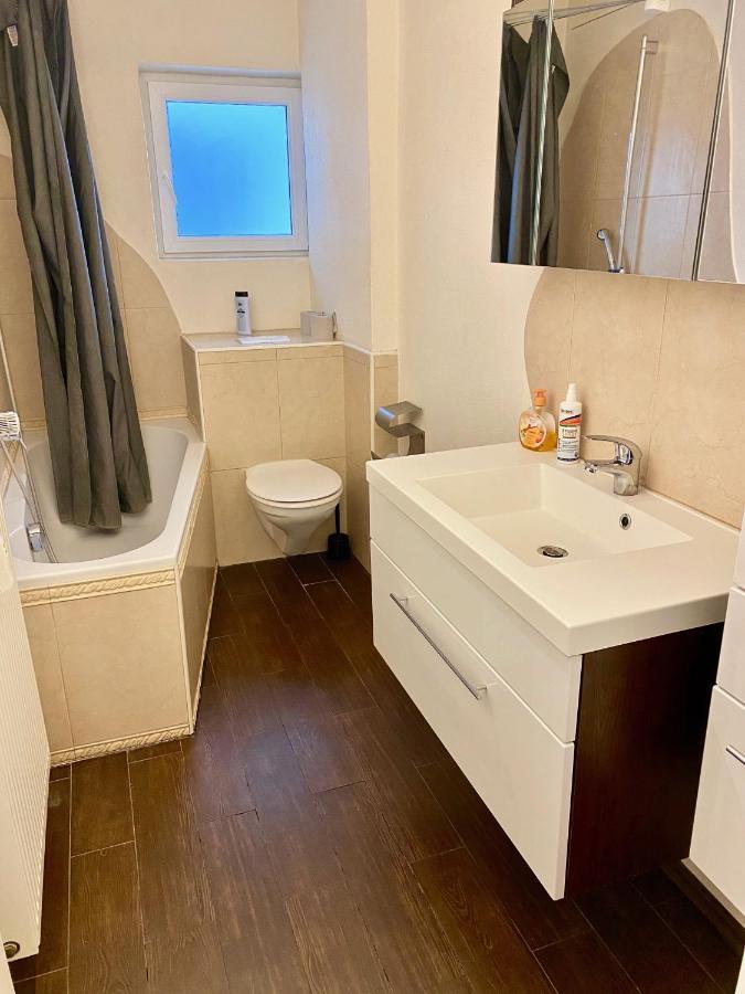 Zentrales Wg-Zimmer 1 Ravensburg, Balkon, Kaminアパートメント エクステリア 写真